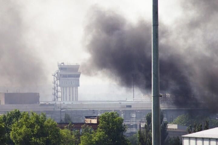 В донецькому аеропорту відновилися бої, сили АТО відбили атаку