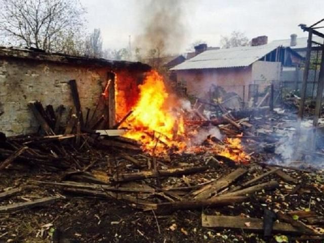 Донецк обстреляли "Градами", погибли 2 мирных жителей (Фото +18) Донецк обстреляли "Градами", погибли 2 мирных жителей (Фото +18)