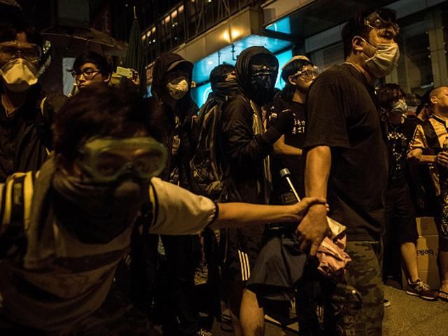 Влада Гонконгу проведе переговори з протестувальниками