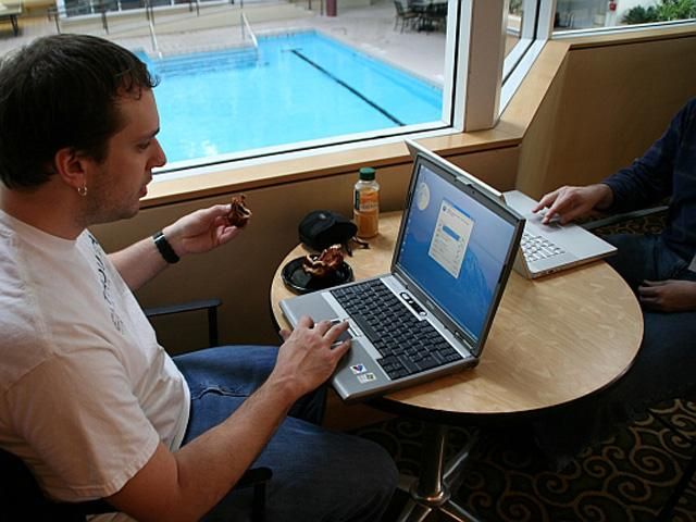 Правительство Британии хочет запретить пользователям интернета "троллинг" в сети Правительство Британии хочет запретить пользователям интернета "троллинг" в сети