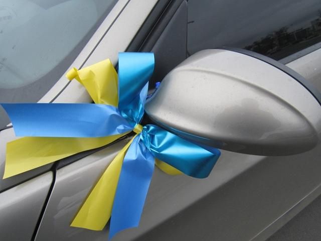 Маріупольці провели патріотичний автопробіг (Фото) Маріупольці провели патріотичний автопробіг (Фото)