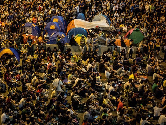 У Гонконгу продовжуються протести (Фото)