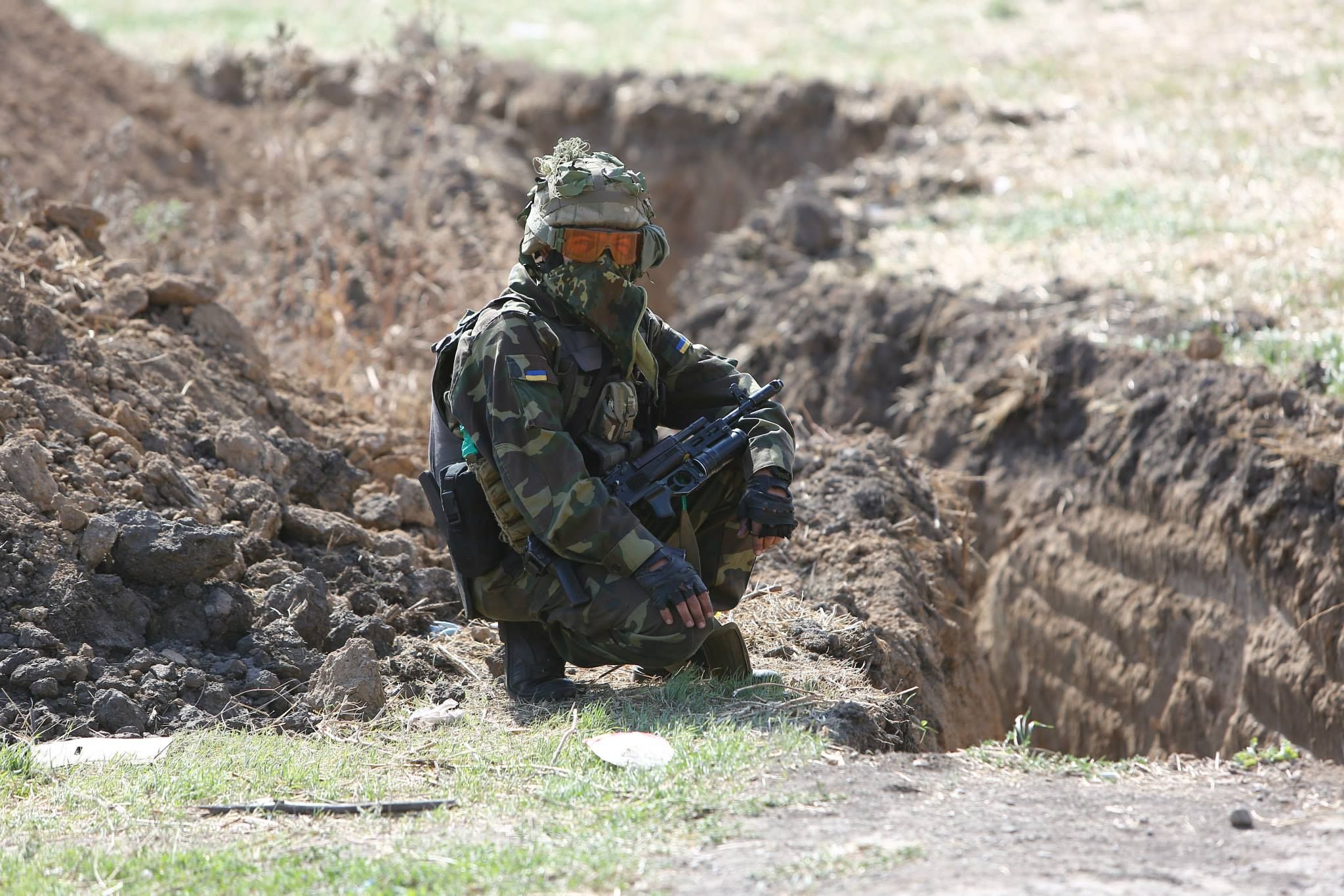Украинские бойцы уничтожили блокпост террористов в районе Новогригорьевки