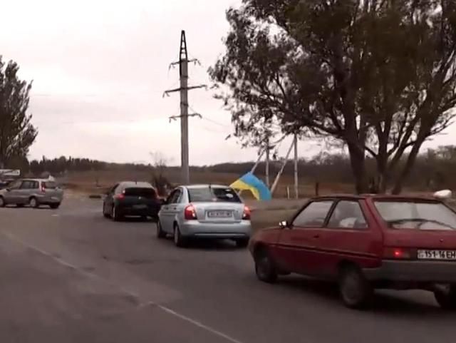 В Мариуполе состоялся автопробег в поддержку волонтерского движения (Видео)