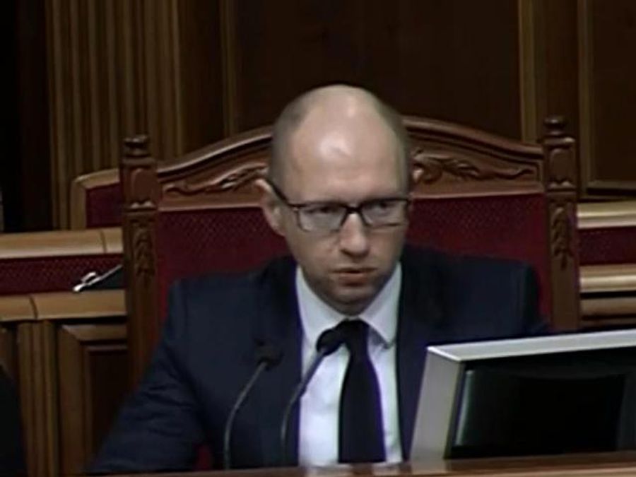 Передбачені виплати до 2400 грн на одну переміщену сім'ю, — Яценюк