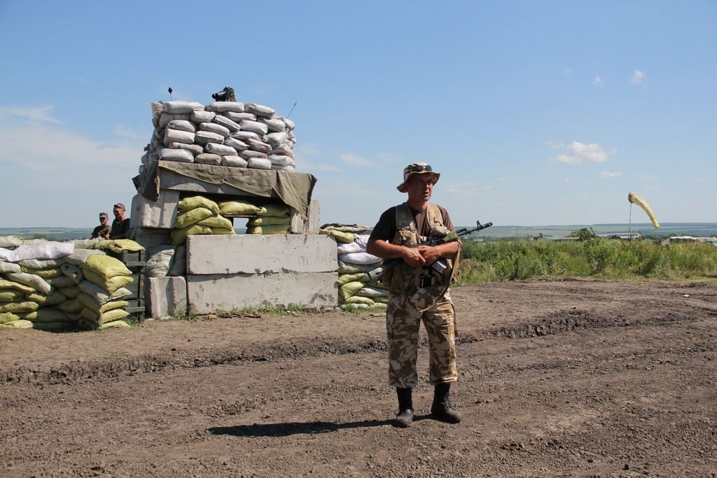 Террористы обстреляли из ствольной артиллерии силы АТО в районе Станицы Луганской