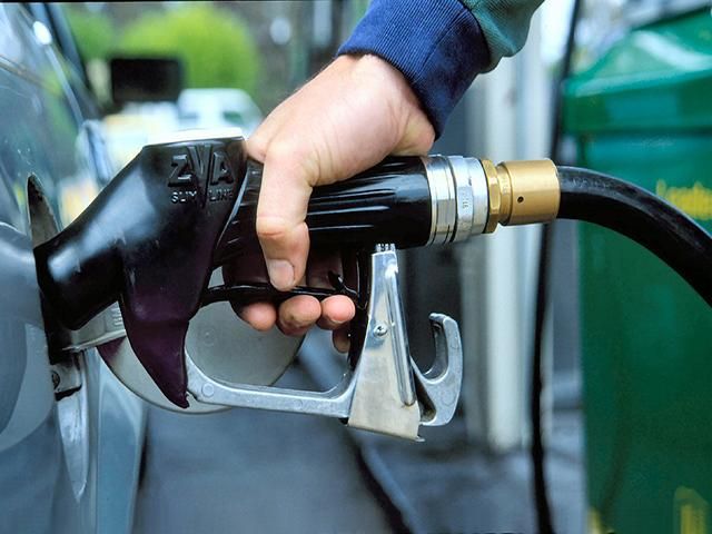 21 октября цены на бензин А-95 на крупнооптовом рынке Украины в среднем выросли на 70 грн.