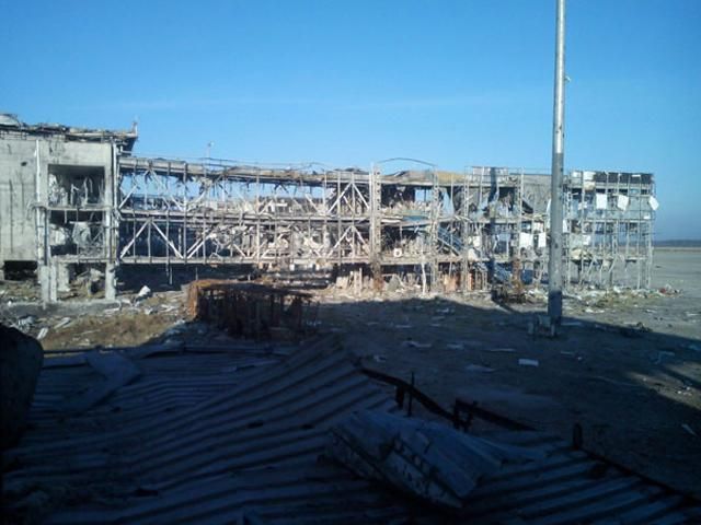 Українські військові відбили 2 спроби штурму Донецького аеропорту, — прес-центр АТО Українські військові відбили 2 спроби штурму Донецького аеропорту, — прес-центр АТО