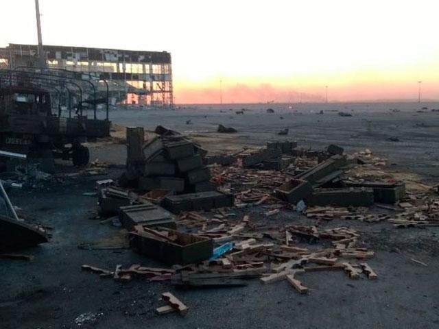 Терористи знову понесли великі втрати під час нападу на аеропорт Донецька