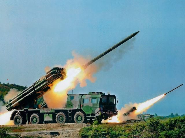 В РНБО показали докази використання російськими військами касетних зарядів (Відео) В РНБО показали докази використання російськими військами касетних зарядів (Відео)