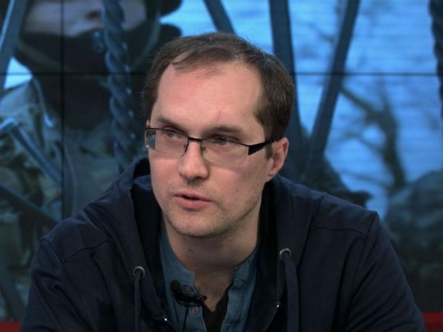 В аэропорту боевики окружают наши подразделения со всех сторон, – Бутусов В аэропорту боевики окружают наши подразделения со всех сторон, – Бутусов