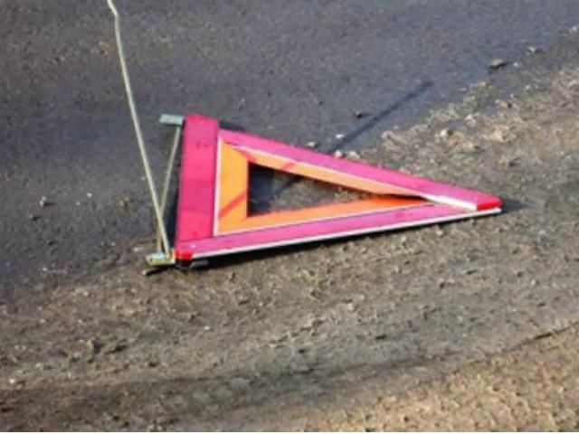 Бойовики на БМП протаранили шахтарський автобус Бойовики на БМП протаранили шахтарський автобус