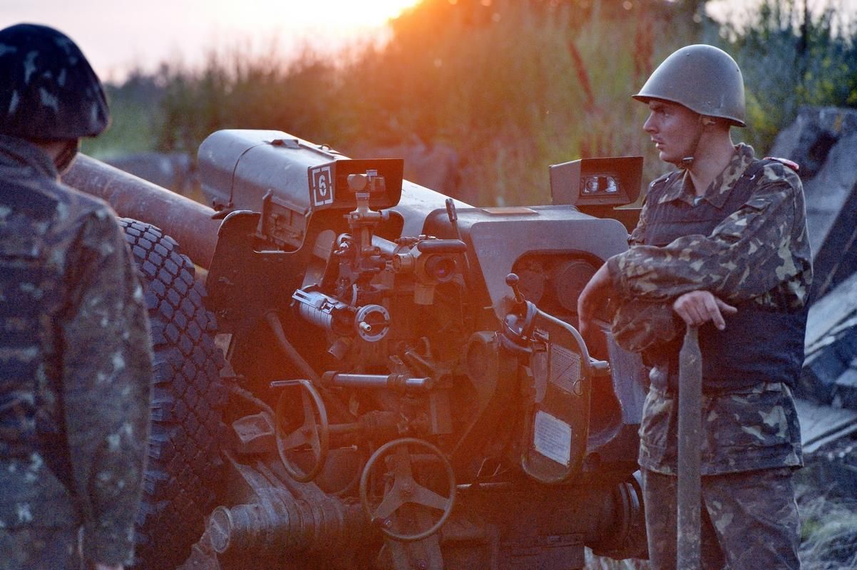 Терористи обстріляли українські позиції в районі Дебальцевого Терористи обстріляли українські позиції в районі Дебальцевого