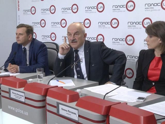 После выборов НБУ может снова "отпустить" гривну После выборов НБУ может снова "отпустить" гривну