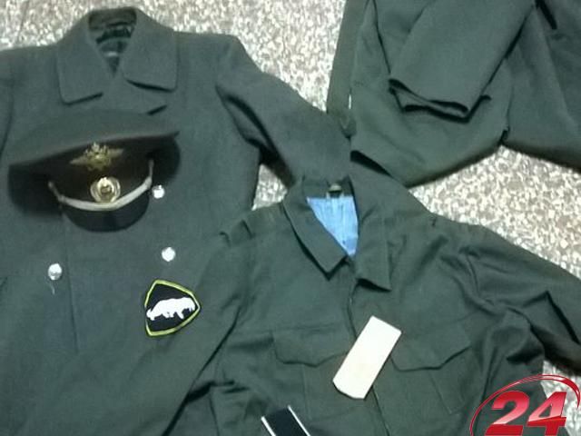 У Сєвєродонецьку виявили приміщення із формами внутрішніх військ РФ (Фото) У Сєвєродонецьку виявили приміщення із формами внутрішніх військ РФ (Фото)