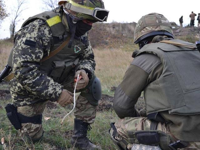 Сапери розмінували один із секторів зони АТО (Фото)