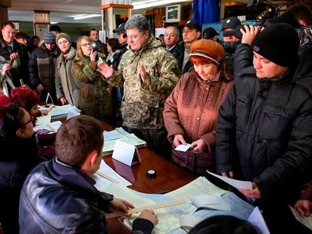 Порошенко уверяет, что участки в Краматорске и Славянске открылись Порошенко уверяет, что участки в Краматорске и Славянске открылись