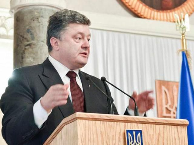 Порошенко проголосував на своїй дільниці (Фото, Відео) Порошенко проголосував на своїй дільниці (Фото, Відео)