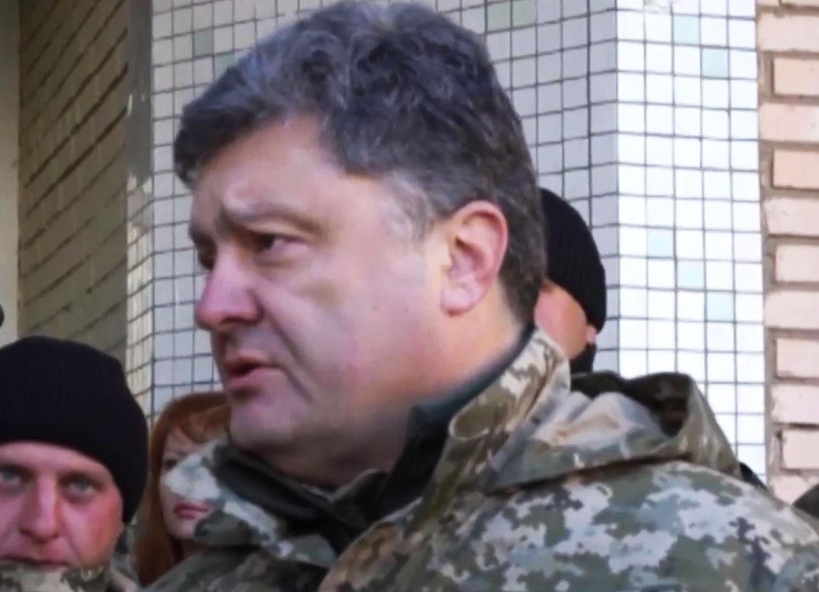 Порошенко поїхав проконтролювати перебіг виборів у зоні АТО Порошенко поїхав проконтролювати перебіг виборів у зоні АТО
