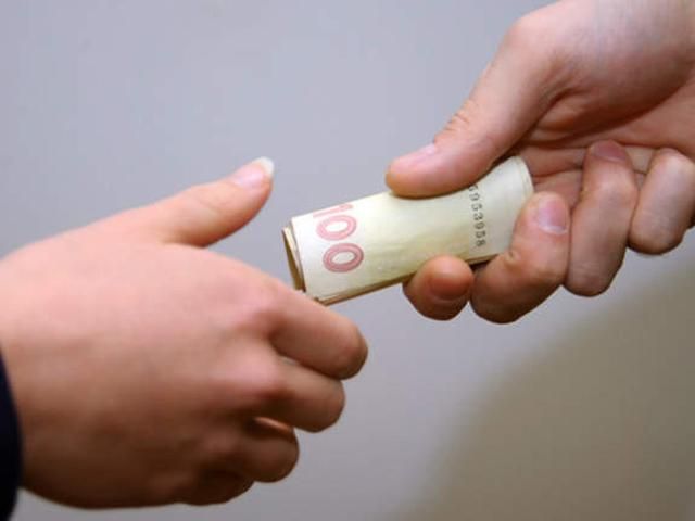 На Харківщині затримали чоловіка за підкуп виборців На Харківщині затримали чоловіка за підкуп виборців