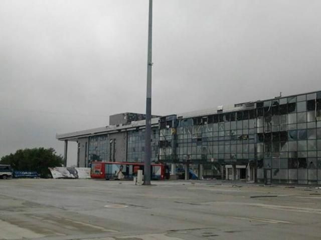 Террористы весь день обстреливали донецкий аэропорт и Никишино Террористы весь день обстреливали донецкий аэропорт и Никишино