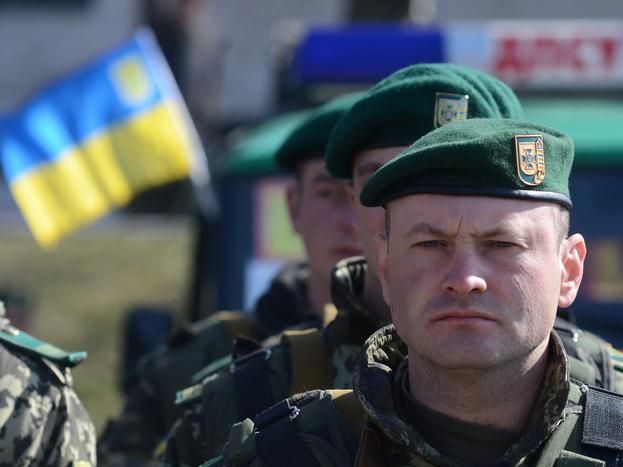 Террористы обстреляли украинских пограничников в Луганской области Террористы обстреляли украинских пограничников в Луганской области