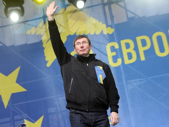 Луценко говорит, что всем партиям Майдана предложат коалицию Луценко говорит, что всем партиям Майдана предложат коалицию