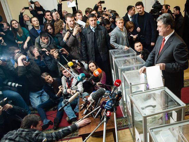 Народный суд вынес смертный приговор КПУ, — Порошенко