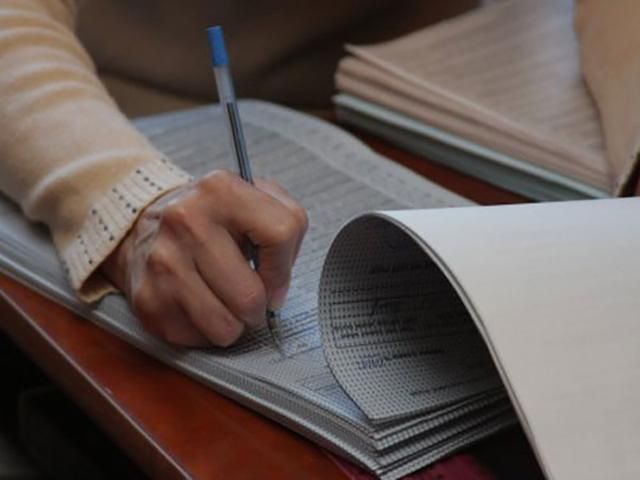 В Україні зафіксували випадки підписання пустих протоколів В Україні зафіксували випадки підписання пустих протоколів