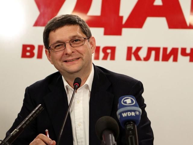 У Порошенко надеются, что 90 их мажоритарщиков будут в ВР У Порошенко надеются, что 90 их мажоритарщиков будут в ВР