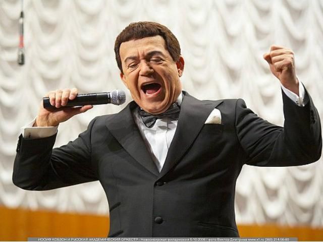 Кобзон прилетел в Украину, несмотря на запрет СБУ (Видео) Кобзон прилетел в Украину, несмотря на запрет СБУ (Видео)