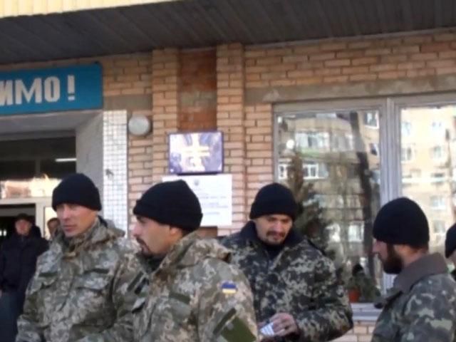 Вибори в зоні АТО: не всі бійці змогли проголосувати Вибори в зоні АТО: не всі бійці змогли проголосувати