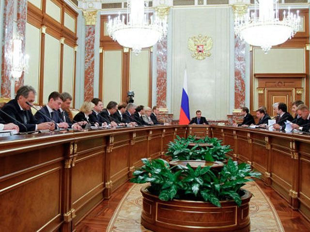 Россия подумает над тем, чтобы направить на Донбасс "экстренную помощь" Россия подумает над тем, чтобы направить на Донбасс "экстренную помощь"