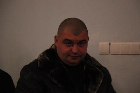 У Херсон на ОВК приїхали "тітушки" (Фото) У Херсон на ОВК приїхали "тітушки" (Фото)