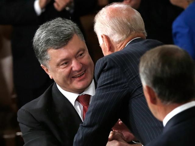 Байден едет в Украину для встречи с Порошенко Байден едет в Украину для встречи с Порошенко