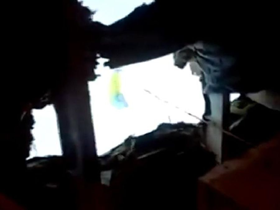 ВИДЕО ДНЯ: Над донецким аэропортом подняли еще один флаг Украины