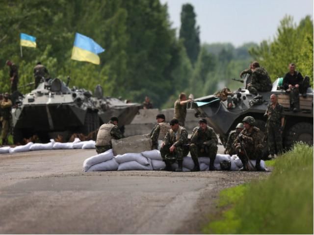 За сутки террористы 40 раз обстреляли позиции сил АТО, — Тымчук За сутки террористы 40 раз обстреляли позиции сил АТО, — Тымчук