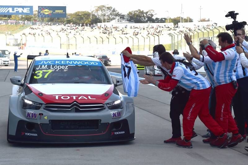 Дострокове чемпіонство CITROЁN в FIA WTCC: тепер в заліку пілотів Дострокове чемпіонство CITROЁN в FIA WTCC: тепер в заліку пілотів