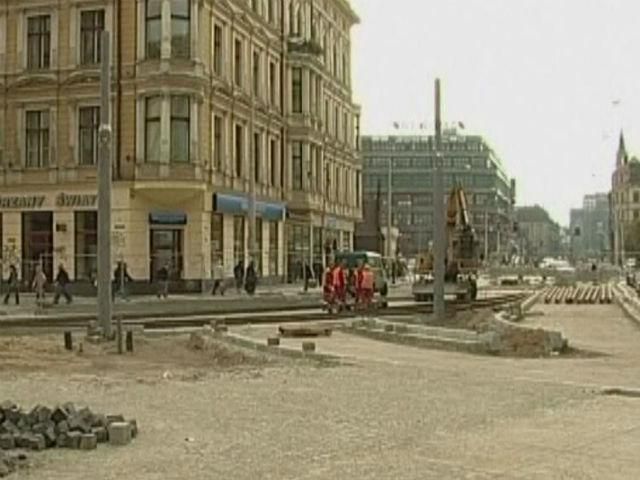 Польща щороку приймає на роботу 140 тисяч іноземців Польща щороку приймає на роботу 140 тисяч іноземців