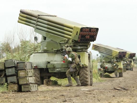 Терористи "Градами" обстріляли Гірське і Золоте на Луганщині Терористи "Градами" обстріляли Гірське і Золоте на Луганщині