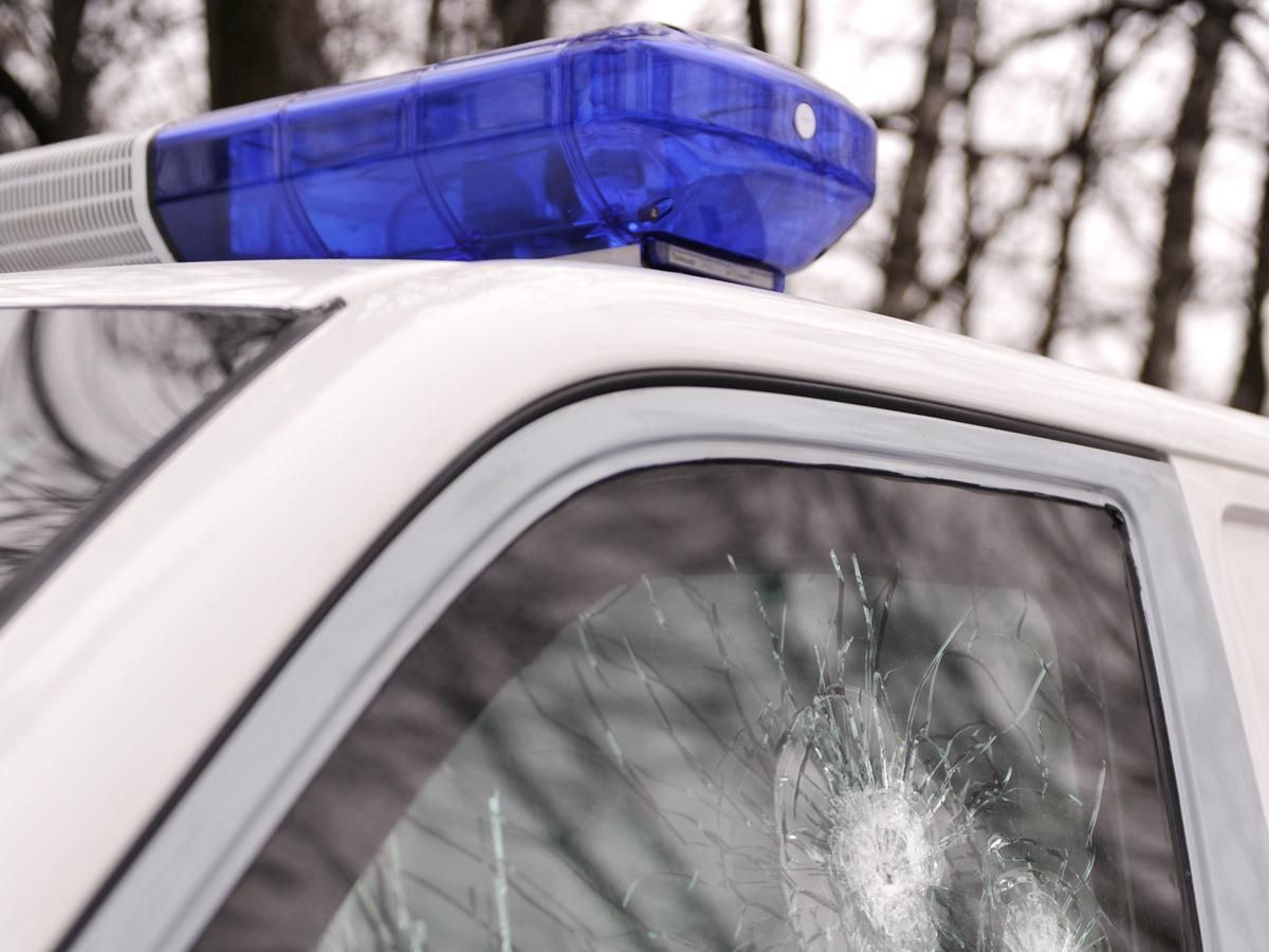 На Дніпропетровщині розстріляли інкасаторський автомобіль: загинуло четверо людей На Дніпропетровщині розстріляли інкасаторський автомобіль: загинуло четверо людей