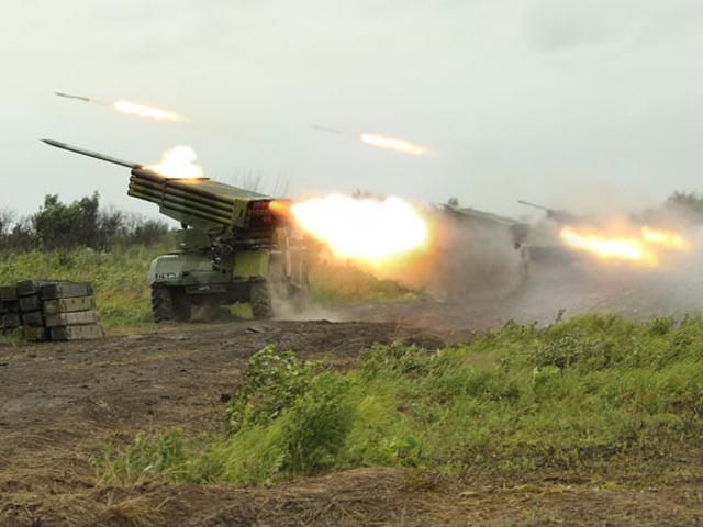 На Луганщині терористи обстрілюють Новотошківське: є загиблі та поранені На Луганщині терористи обстрілюють Новотошківське: є загиблі та поранені