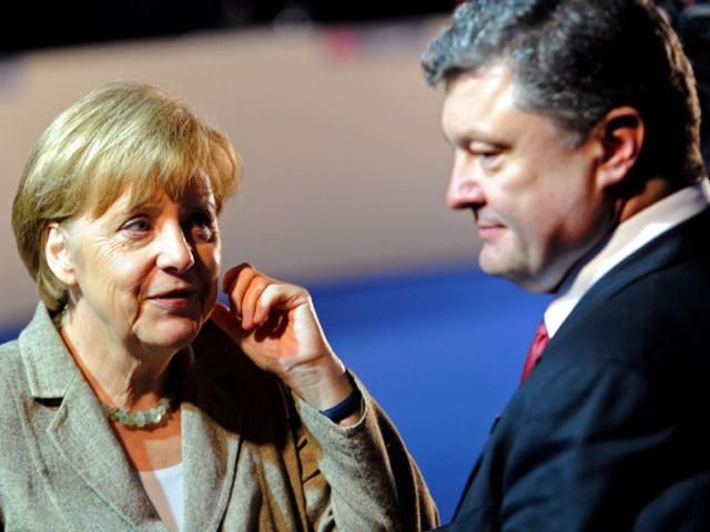 Порошенко поговорил с Меркель Порошенко поговорил с Меркель
