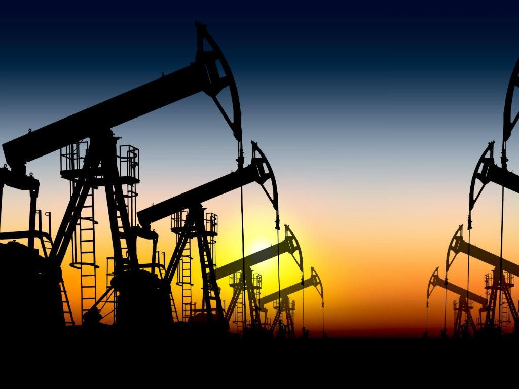 Из-за санкций добыча нефти в России может упасть почти на 30% Из-за санкций добыча нефти в России может упасть почти на 30%