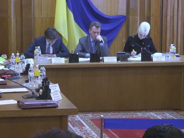 В ЦИК продолжают принимать протоколы с избирательных участков В ЦИК продолжают принимать протоколы с избирательных участков