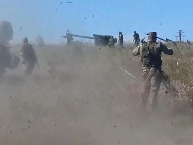 На фронті: складна ситуація поблизу Щастя, терористи обстріляли Дебальцеве з "Граду" На фронті: складна ситуація поблизу Щастя, терористи обстріляли Дебальцеве з "Граду"