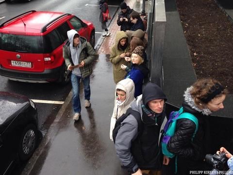 Москвичі стали у чергу до закритого "МакДональдсу" (Фото) 