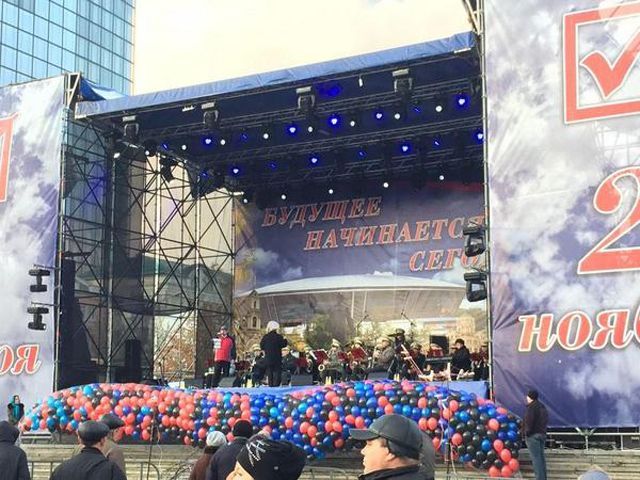 В Донецке террористы устроили целый концерт В Донецке террористы устроили целый концерт