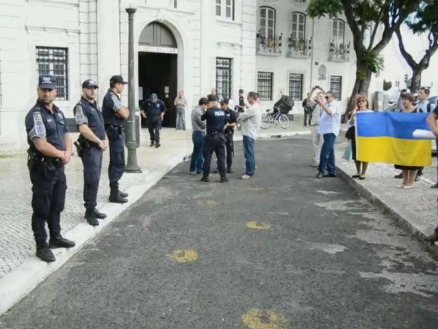 Украинцы и россияне выясняли отношения в Португалии Украинцы и россияне выясняли отношения в Португалии