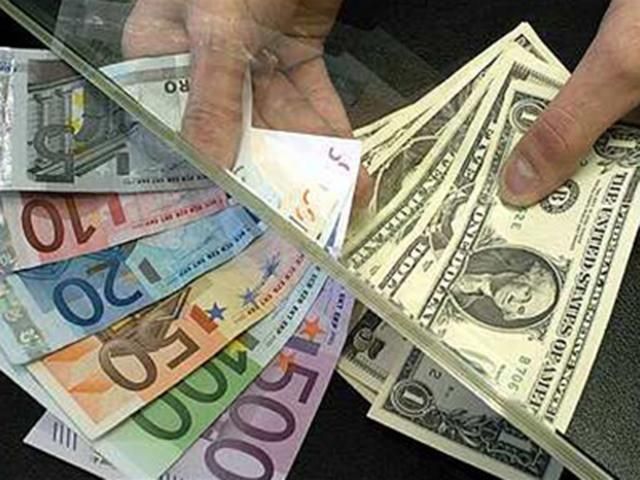 Долар не змінився, євро знизився — офіційні курси валют на 4 листопада